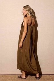 VESTIDO LARGO CON TIRANTES Y DETALLE BORDADO MARRON CLARITO FBZMR22337