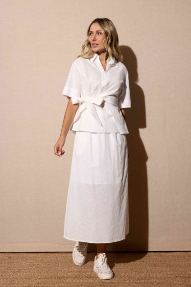 CONJUNTO DE FALDA MIDI Y BLUSA CON LAZO COLOR BLANCO PURO FBZMA1613AB