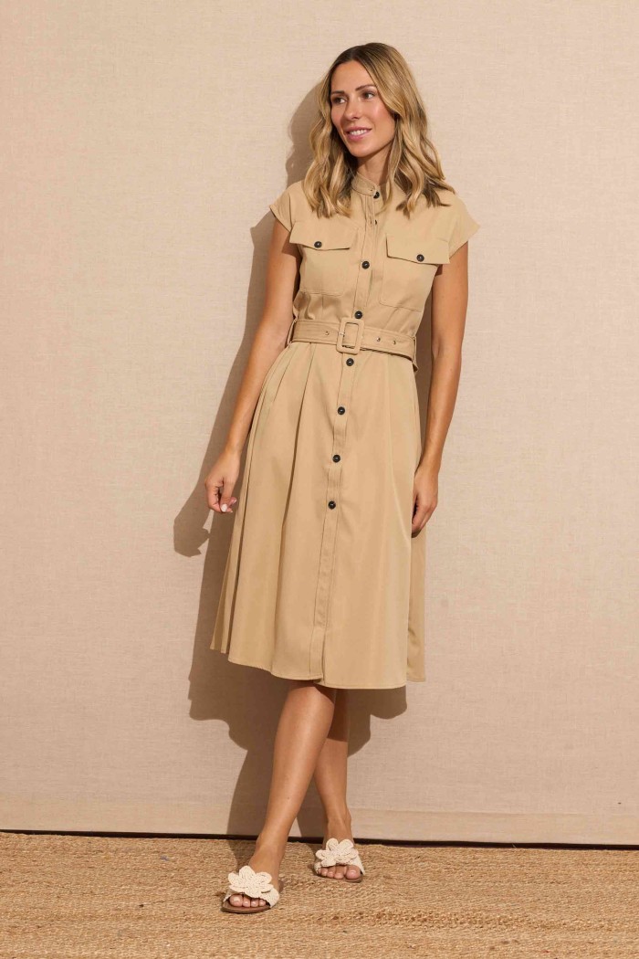 VESTIDO CAMISERO BEIGE CON CINTURÓN ELEGANCIA CLÁSICA ESTILO SAFARI FBZMR22075