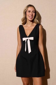 VESTIDO NEGRO SIN MANGAS CON LAZO ELEGANCIA FEMENINA Y ATEMPORAL FBZMR22318