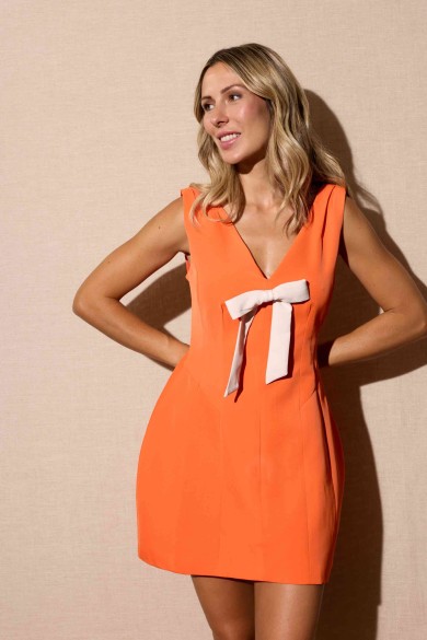 VESTIDO NARANJA SIN MANGAS CON LAZO FRESCURA Y FEMINIDAD FBZMR22319