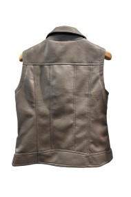 CHALECO MOTO DE POLIPIEL CON CREMALLERA ASIMÉTRICA 2COLORES TY-M9150