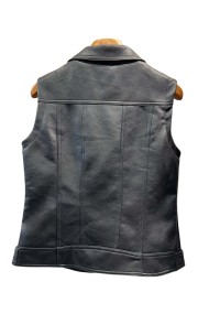 CHALECO MOTO DE POLIPIEL CON CREMALLERA ASIMÉTRICA 2COLORES TY-M9150