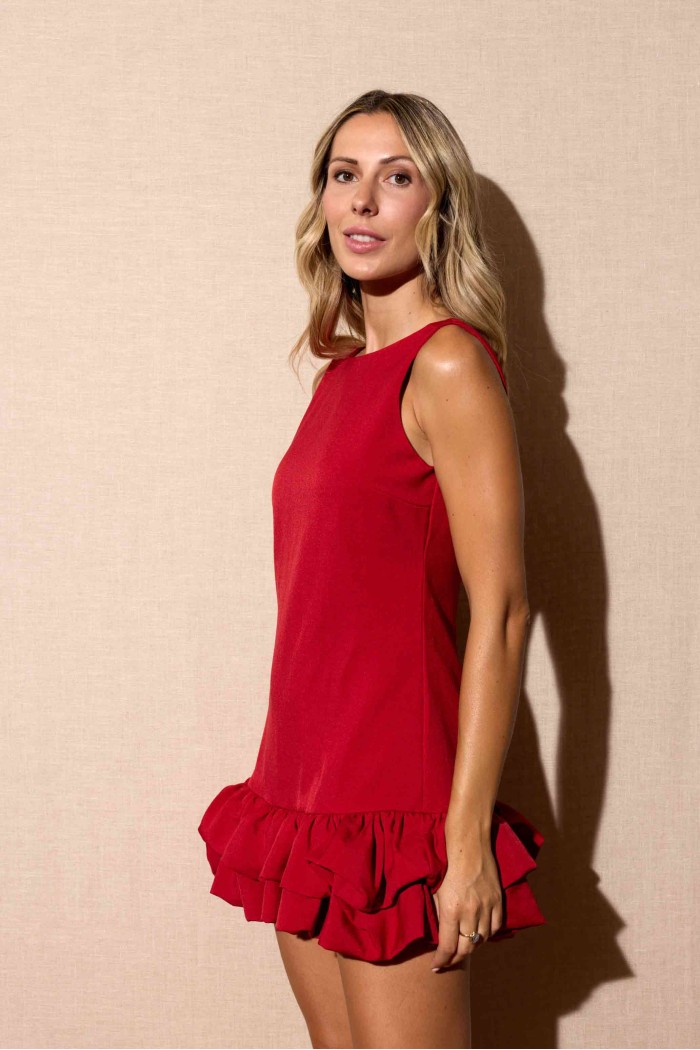 VESTIDO ROJO SIN MANGAS CON VOLANTE EN EL BAJO FBZMA1387