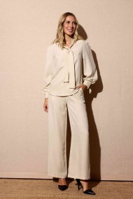 CONJUNTO DE PANTALÓN Y BLUSA CON LAZO AL CUELLO FBZMA1576AB