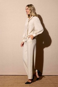 CONJUNTO DE PANTALÓN Y BLUSA CON LAZO AL CUELLO FBZMA1576AB