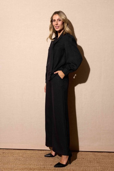 CONJUNTO DE PANTALÓN Y BLUSA CON LAZO AL CUELLO NEGRO FBZMA1578AB