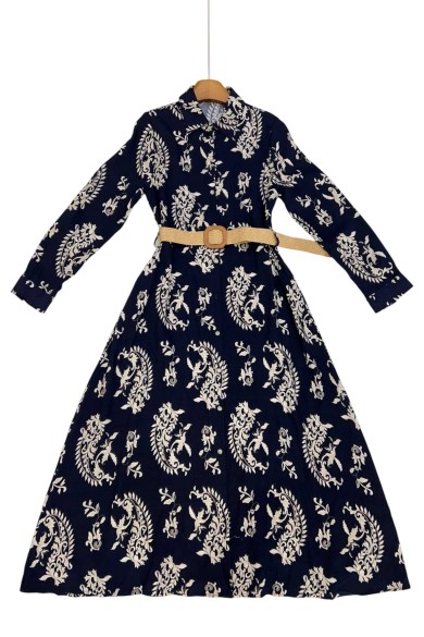 VESTIDO CAMISERO AZUL MARINO CON BORDADO BARROCO Y CINTURÓN TY-1050