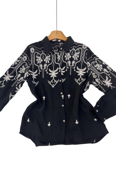 CAMISA NEGRA CON BORDADO BLANCO ESTILO BOHEMIO TY-1040