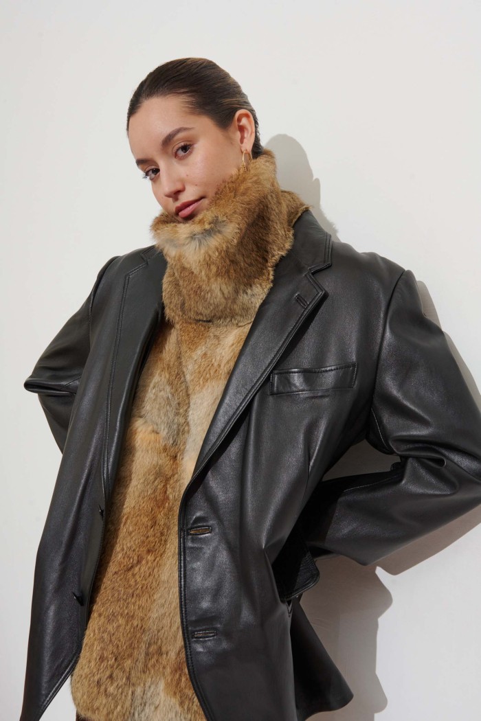 CHALECO DE PELO DE CONEJO CON CUELLO ALTO PC-LLL5893