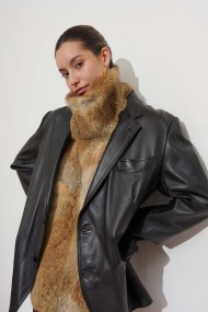 CHALECO DE PELO DE CONEJO CON CUELLO ALTO PC-LLL5893