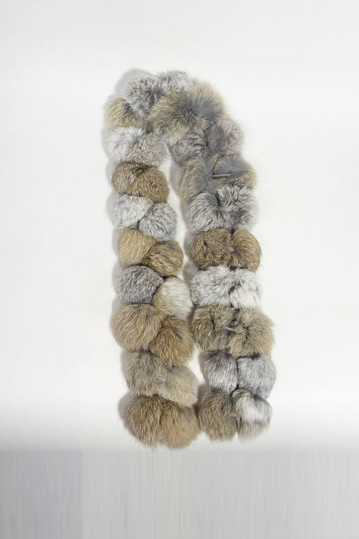 BUFANDA DE PELO DE CONEJO CON BOLAS TB-841