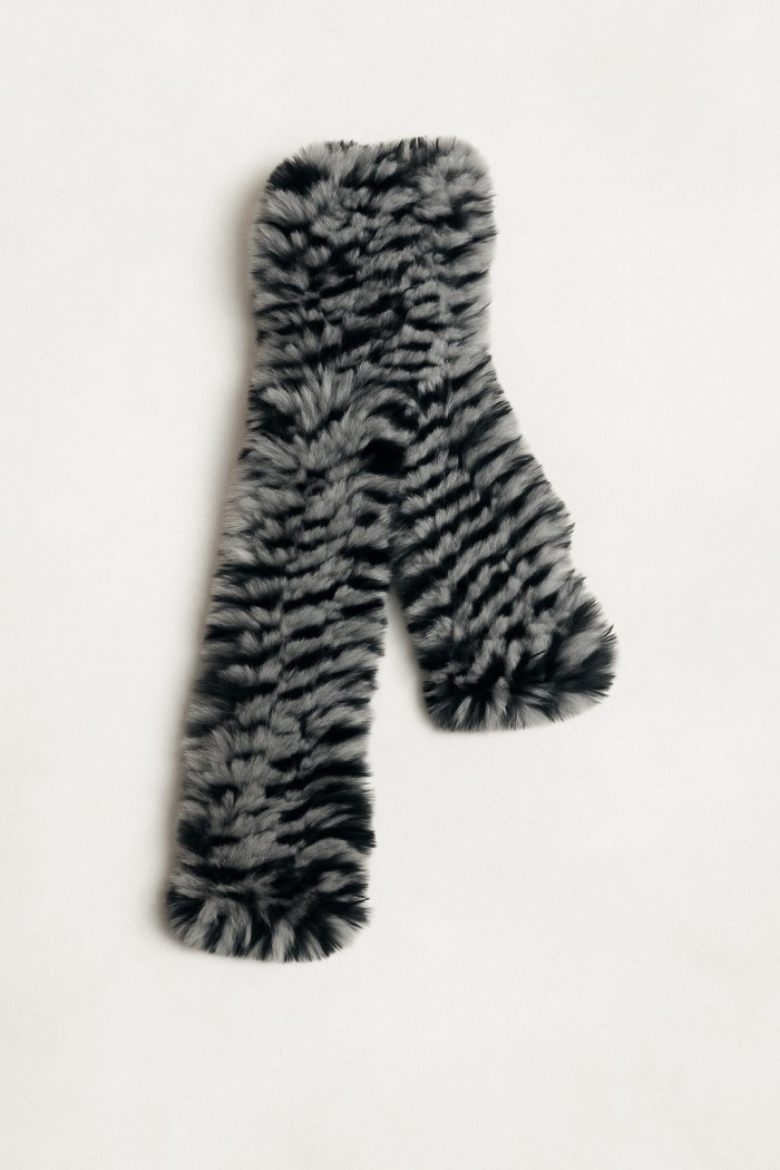 BUFANDA DE CONEJO GRIS CON ESTAMPADO ANIMAL PRINT TB-865