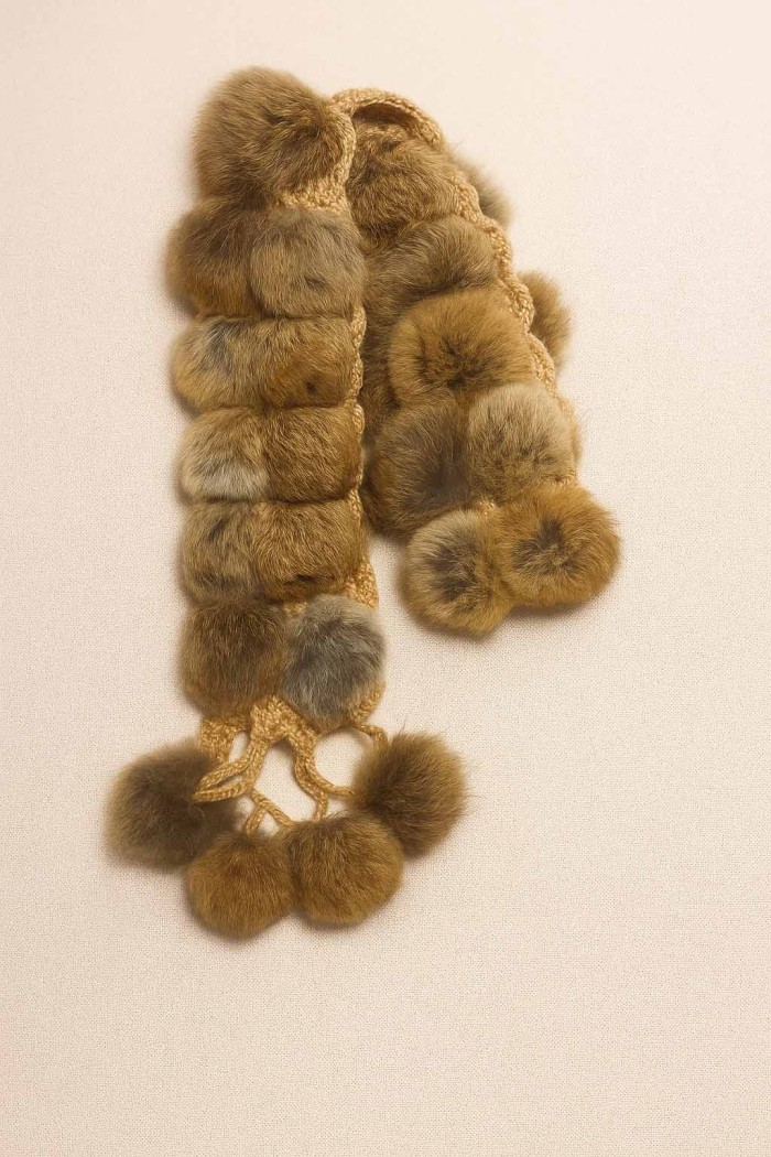 BUFANDA DE PELO DE CONEJO MARRÓN CON TEJIDO TB-875