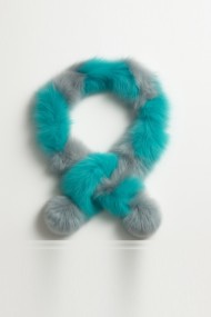 BUFANDA DE PELO DE CONEJO BICOLOR GRIS Y TURQUESA CON POMPONES TB-878