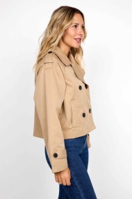 CHAQUETA CORTA ESTILO TRENCH CON DOBLE BOTONADURA FBZMA1566
