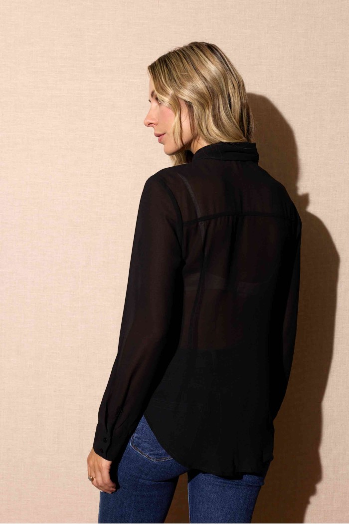 CAMISA TRANSPARENTE NEGRA CON LAZO EN EL CUELLO  FBZMR22354