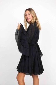 VESTIDO NEGRO CON MANGAS ACAMPANADAS Y CINTURÓN AJUSTABLE FBZMR22219