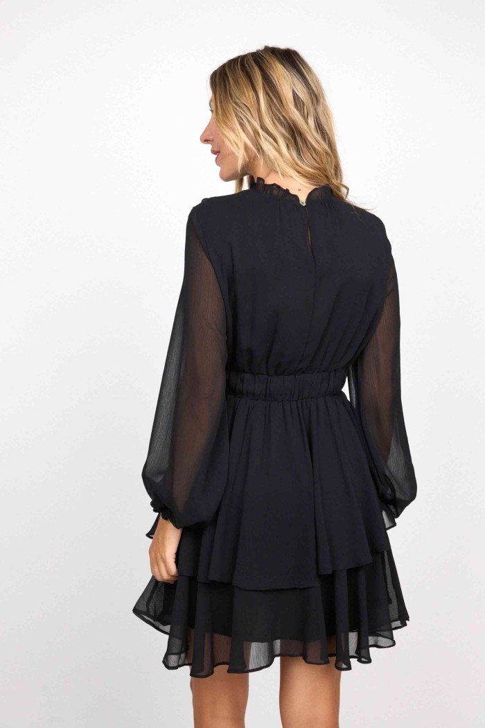 VESTIDO CORTO NEGRO CON VOLANTES Y MANGAS TRANSPARENTES FBZMR22203