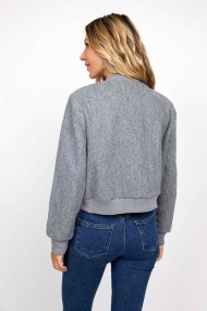 CHAQUETA BOMBER GRIS CON BOLSILLOS DELANTEROS FBZMR1512