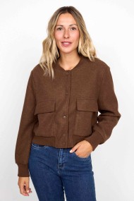 CHAQUETA BOMBER MARRÓN CON BOLSILLOS DELANTEROS FBZMA1511