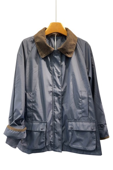CHAQUETA IMPERMEABLE AZUL MARINO CON CUELLO DE PANA Y BOLSILLOS GRANDES TY-M9157