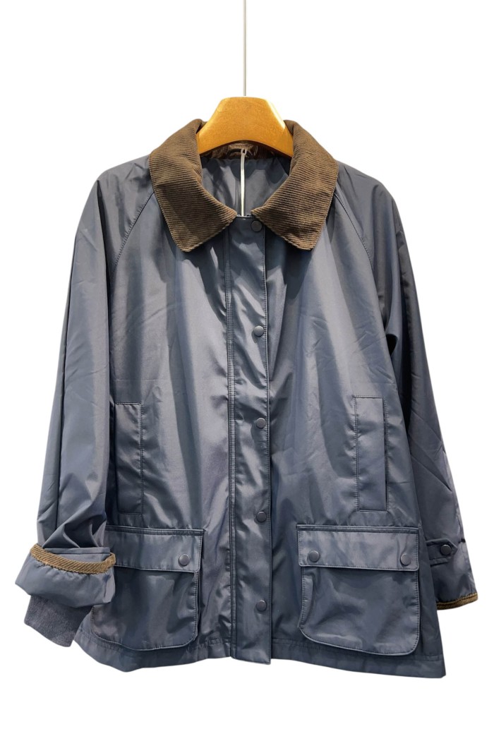 CHAQUETA IMPERMEABLE AZUL MARINO CON CUELLO DE PANA Y BOLSILLOS GRANDES TY-M9157