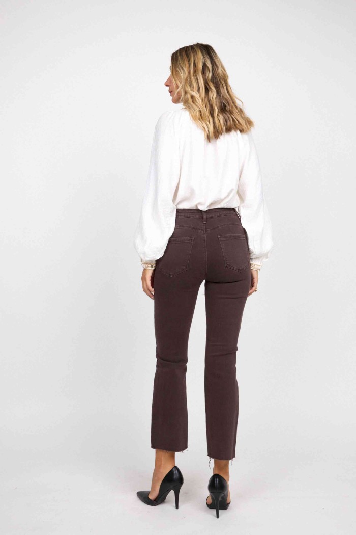 PANTALÓN RECTO MARRÓN DE TIRO ALTO CON ESTILO BÁSICO FBM878-18