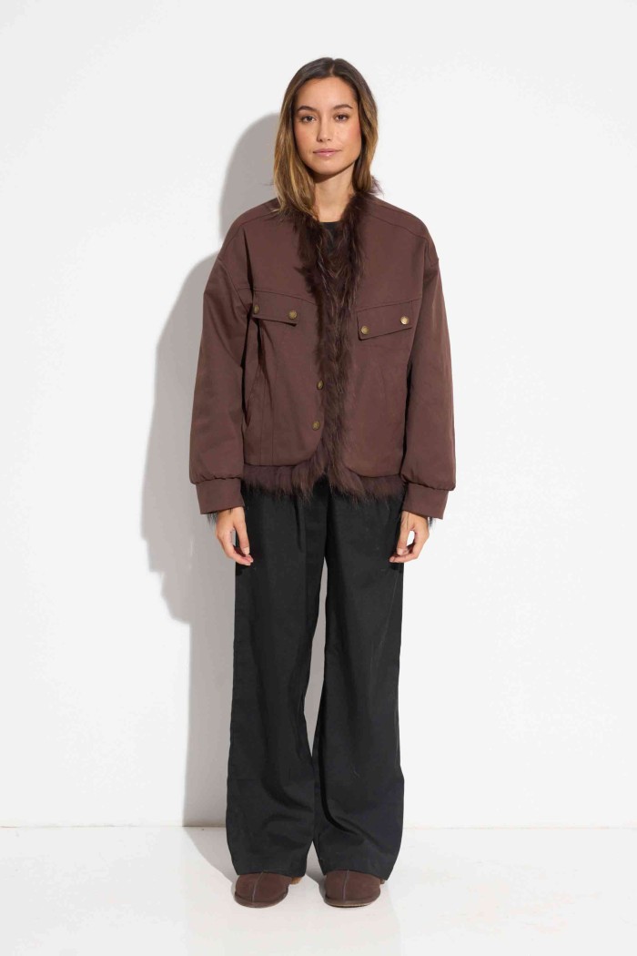 CHAQUETA REVERSIBLE DE PELO DE MARMOTA CON DISEÑO A RAYAS COSIDAS QP-HACWT1230