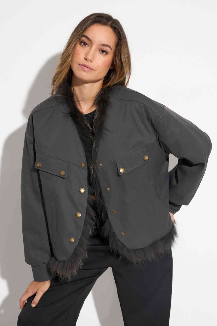 CHAQUETA REVERSIBLE DE PELO DE MARMOTA CON DISEÑO A RAYAS COSIDAS QP-HACWT1230 GRIS