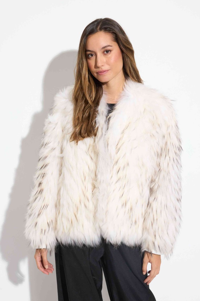 CHAQUETA REVERSIBLE DE PELO DE MARMOTA CON DISEÑO A RAYAS COSIDAS QP-HACWT1230 BLANCO