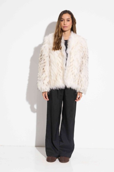 CHAQUETA REVERSIBLE DE PELO DE MARMOTA CON DISEÑO A RAYAS COSIDAS QP-HACWT1230 BLANCO