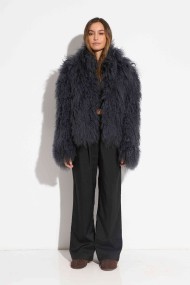 CHAQUETA GRIS OSCURO DE LANA DE CORDERO CON CUELLO SORAPA TB-WT2411251317