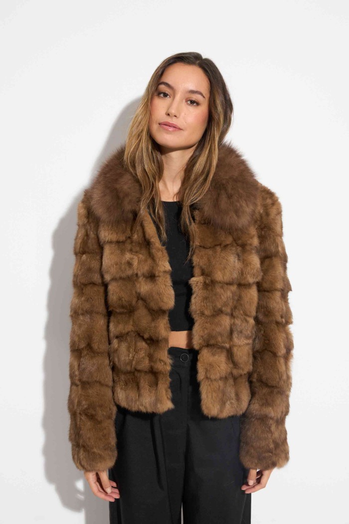 CHAQUETA CORTA CON CUELLO DE PELO DE ZORRO Y CUERPO DE PELO DE CONEJO QP-WT571619