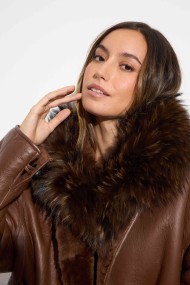 CUELLO CON PINZA PELO DE MARMOTA PC-LLL5533 COLOR MARRON