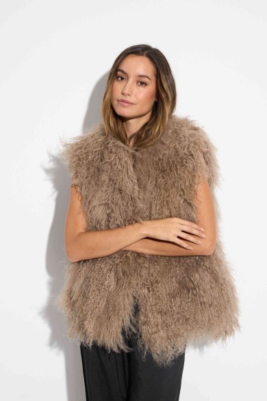 CHALECO DE PELO DE CORDERO BEIGE TB-MJ2411251316 CAMEL