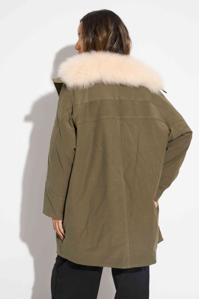 ABRIGO VERDE CON CUELLO DE PELO DE ZORROQP-WT5122