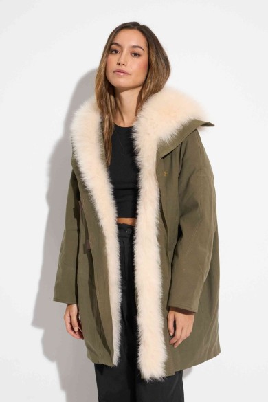 ABRIGO VERDE CON CUELLO DE PELO DE ZORROQP-WT5122