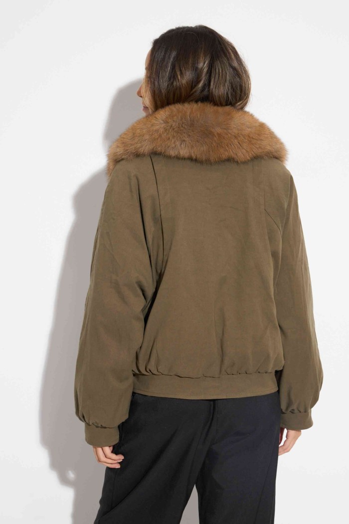 CHAQUETA REVERSIBLE VERDE CON CUELLO DE PELO DE ZORRO QP-WT5622