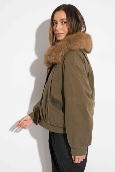 CHAQUETA REVERSIBLE VERDE CON CUELLO DE PELO DE ZORRO QP-WT5622