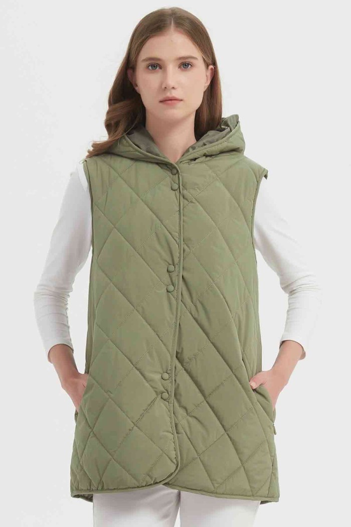 CHALECO ACOLCHADO CON CAPUCHA OBRF2052