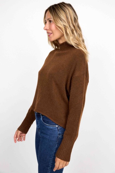 JERSEY MARRÓN DE CUELLO SEMI-ALTO DE PUNTO SUAVE FBZMT9572