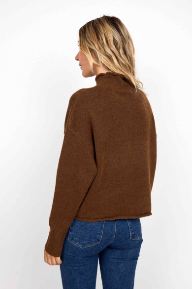 JERSEY MARRÓN DE CUELLO SEMI-ALTO DE PUNTO SUAVE FBZMT9572