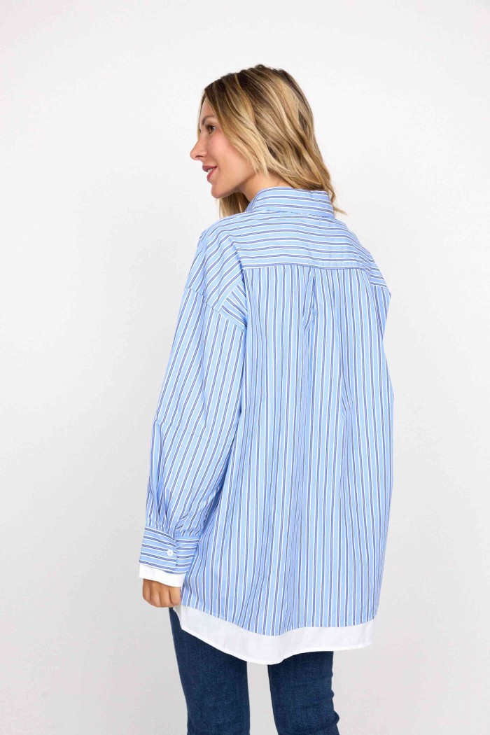 CAMISA OVERSIZE DE RAYAS AZULES CON DOBLE PUÑO Y BAJO BLANCO FBZMT22212