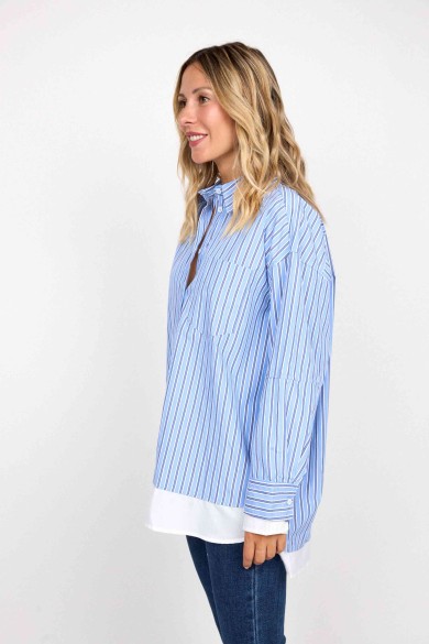 CAMISA OVERSIZE DE RAYAS AZULES CON DOBLE PUÑO Y BAJO BLANCO FBZMT22212