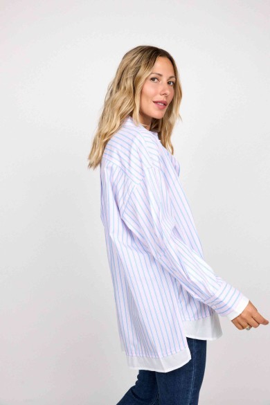 CAMISA OVERSIZE DE RAYAS ROSA Y AZUL CON DOBLE PUÑO Y BAJO BLANCO FBZMR22213