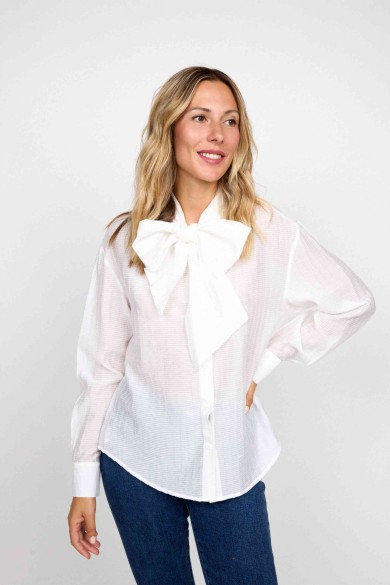 CAMISA OVERSIZE DE RAYAS ROSA Y AZUL CON DOBLE PUÑO Y BAJO BLANCO FBZMR22277