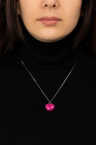 COLLAR PLATEADO CON COLGANTE DE CORAZÓN FUSIA SIN NÍQUEL