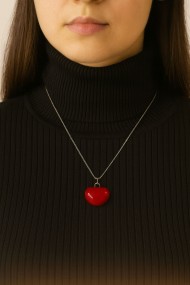COLLAR PLATEADO CON COLGANTE DE CORAZÓN ROJO SIN NÍQUEL