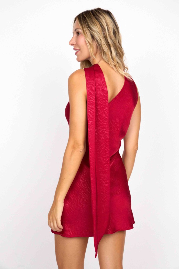 VESTIDO ASIMÉTRICO CON CUELLO DRAPEADO ROJO FBZMA1528
